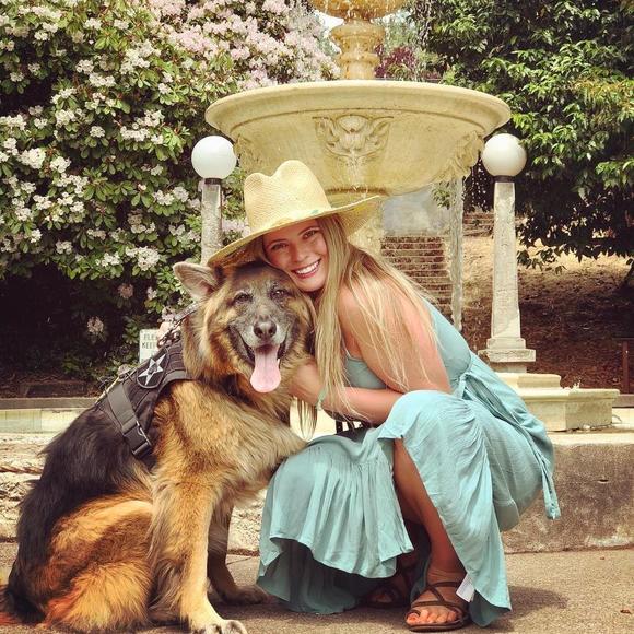 Meet your Posher, Haley - Picture 1 of 1